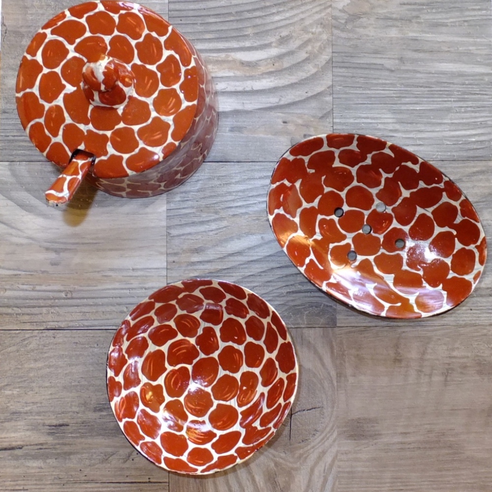 (NEW!) GIFT SET Soap dish +  set of 3 (New!)